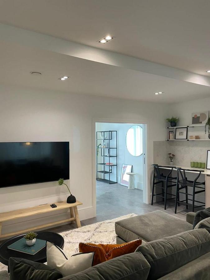 Brand New 3-Bedroom Home In Londra Exterior foto