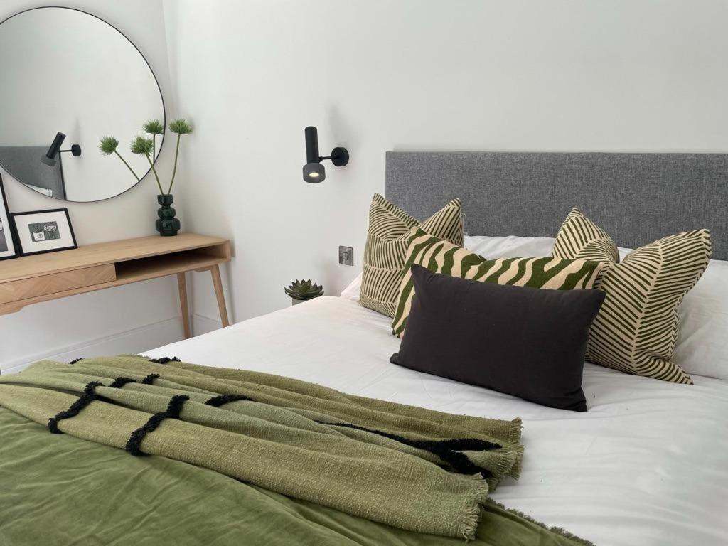 Brand New 3-Bedroom Home In Londra Exterior foto